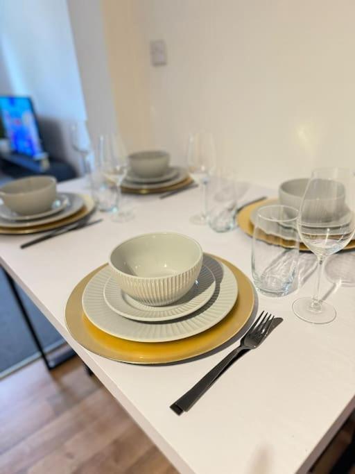 Luxury Cozy 3 Bed Apartment 5Mins From City - Free Parking! Nottingham Exterior foto